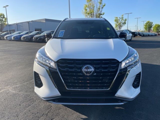 2022 Nissan Kicks SR