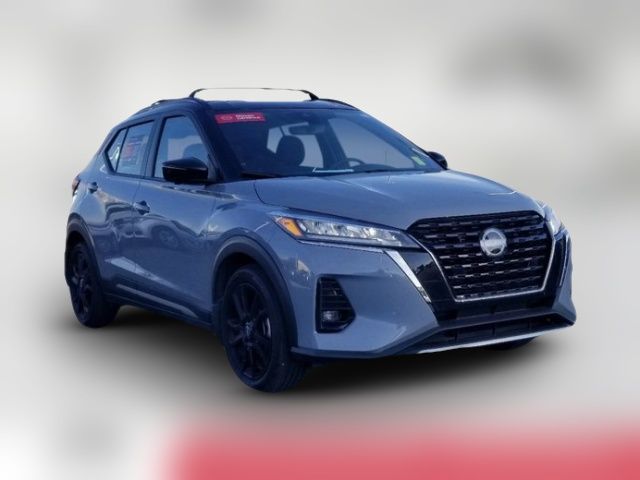 2022 Nissan Kicks SR