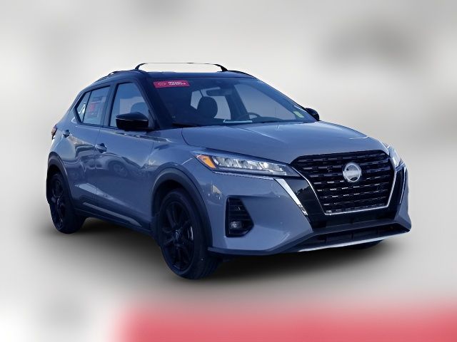 2022 Nissan Kicks SR