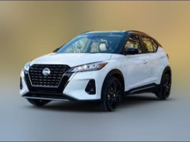 2022 Nissan Kicks SR