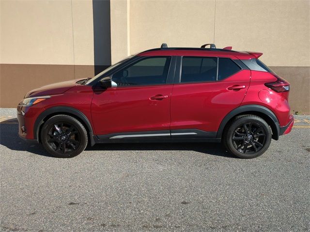 2022 Nissan Kicks SR