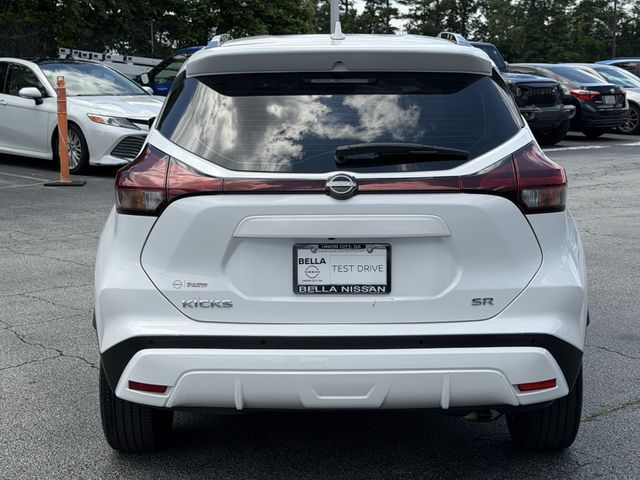 2022 Nissan Kicks SR