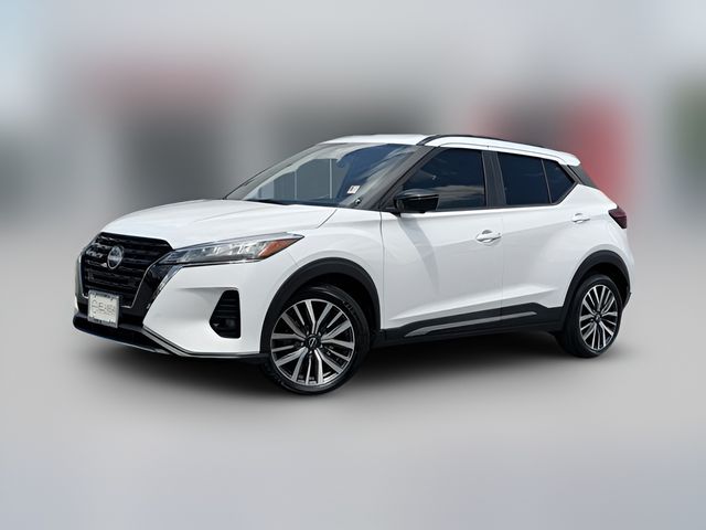2022 Nissan Kicks SR