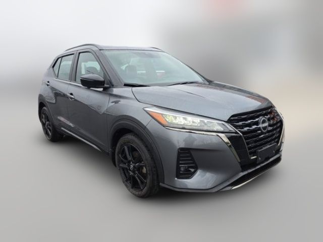 2022 Nissan Kicks SR