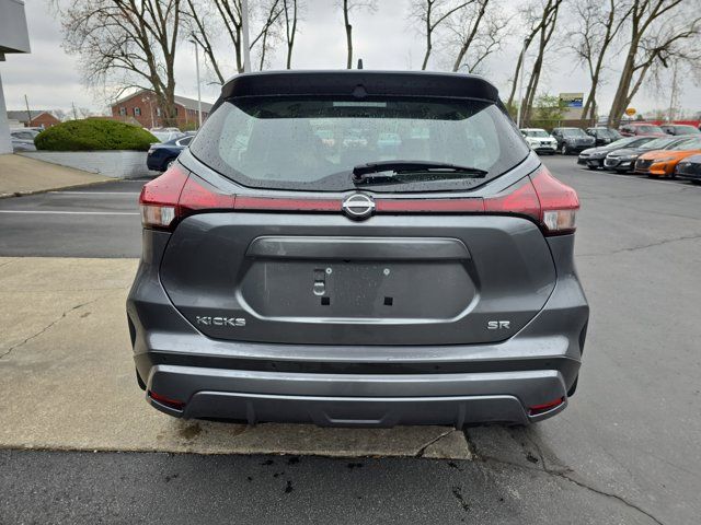 2022 Nissan Kicks SR