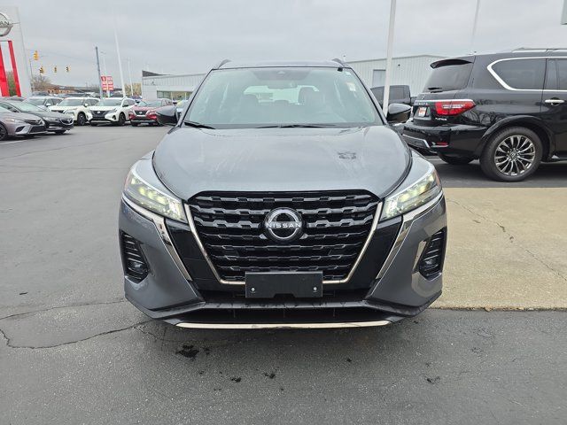 2022 Nissan Kicks SR