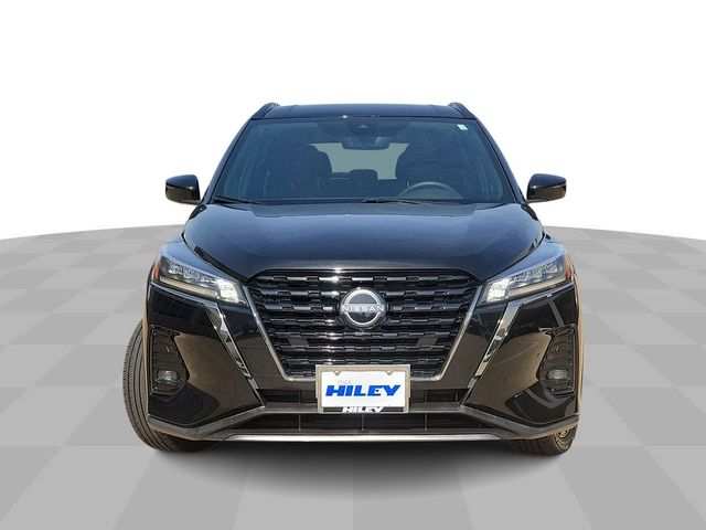 2022 Nissan Kicks SR