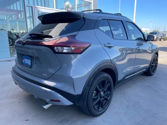 2022 Nissan Kicks SR