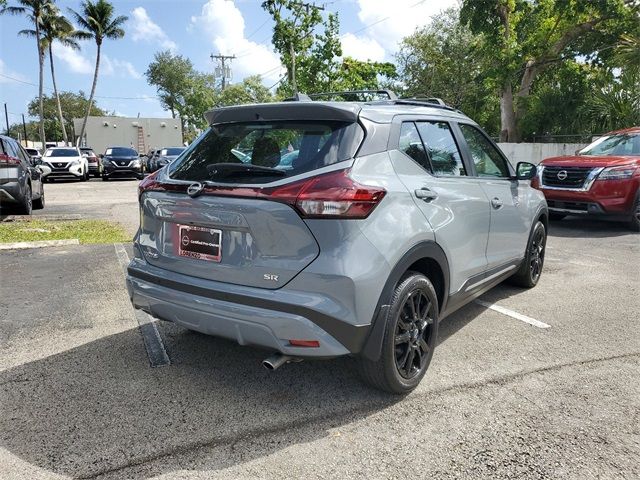 2022 Nissan Kicks SR