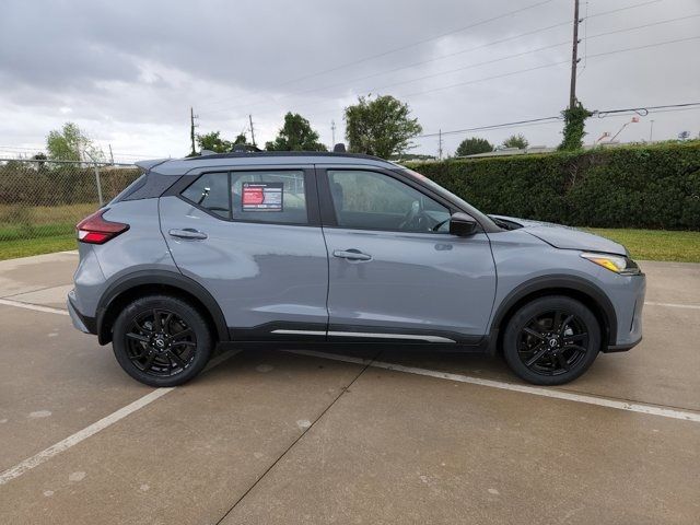 2022 Nissan Kicks SR