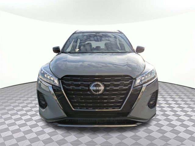 2022 Nissan Kicks SR