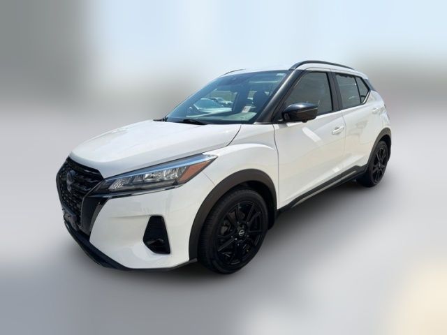 2022 Nissan Kicks SR