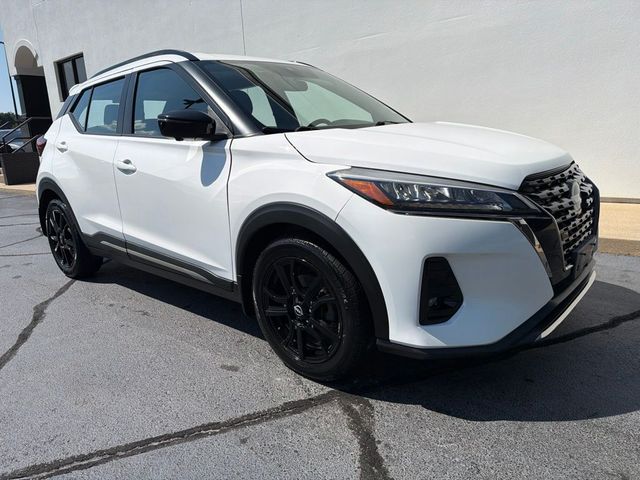 2022 Nissan Kicks SR