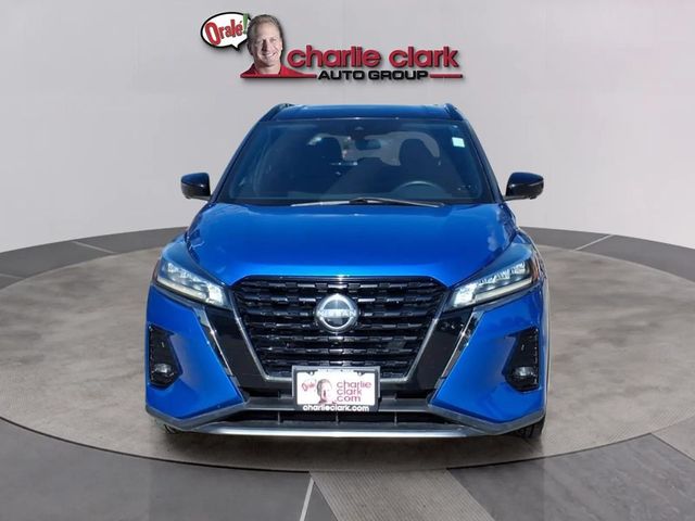 2022 Nissan Kicks SR