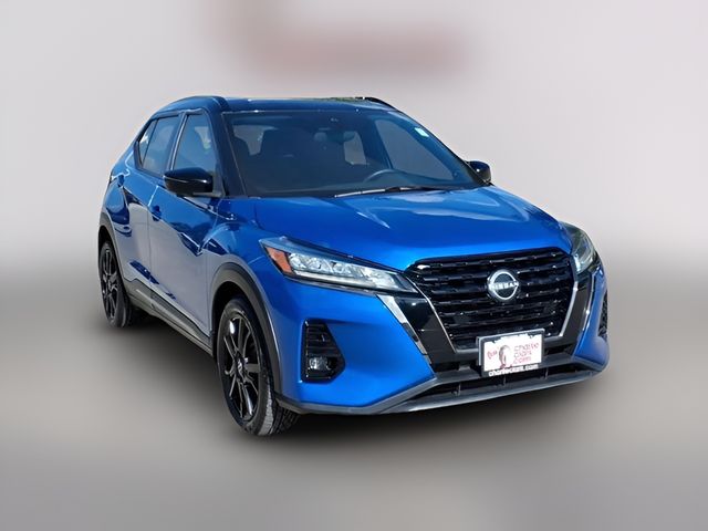 2022 Nissan Kicks SR