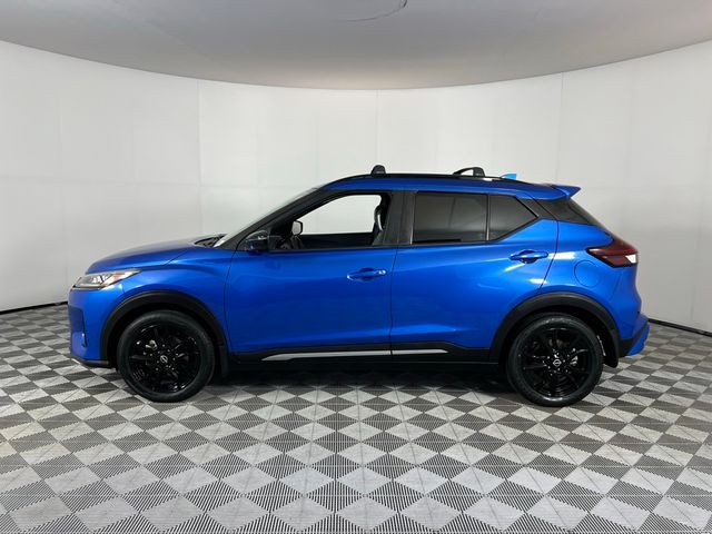 2022 Nissan Kicks SR