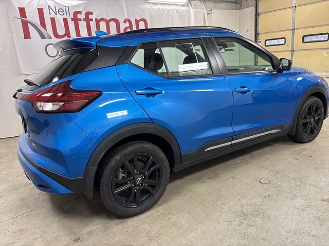 2022 Nissan Kicks SR