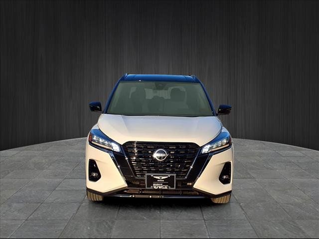 2022 Nissan Kicks SR