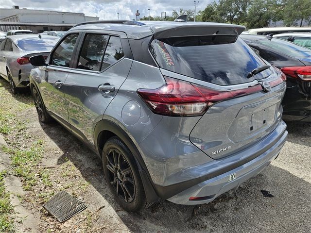 2022 Nissan Kicks SR