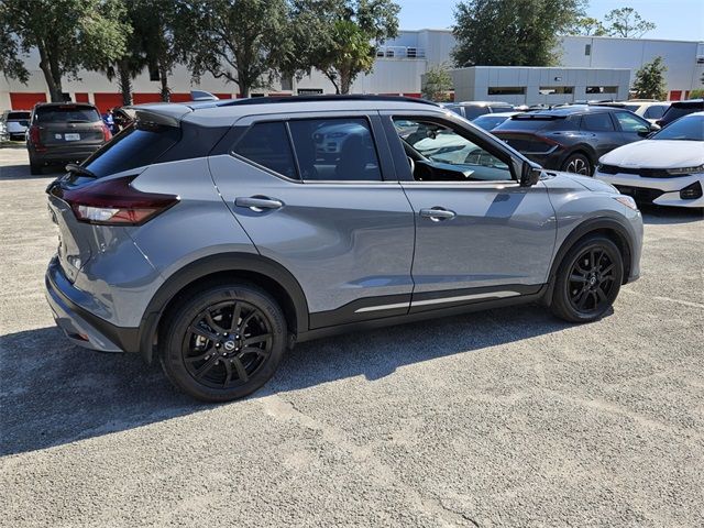 2022 Nissan Kicks SR