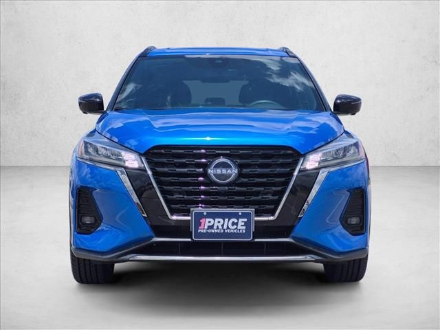 2022 Nissan Kicks SR
