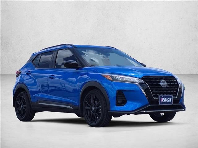 2022 Nissan Kicks SR