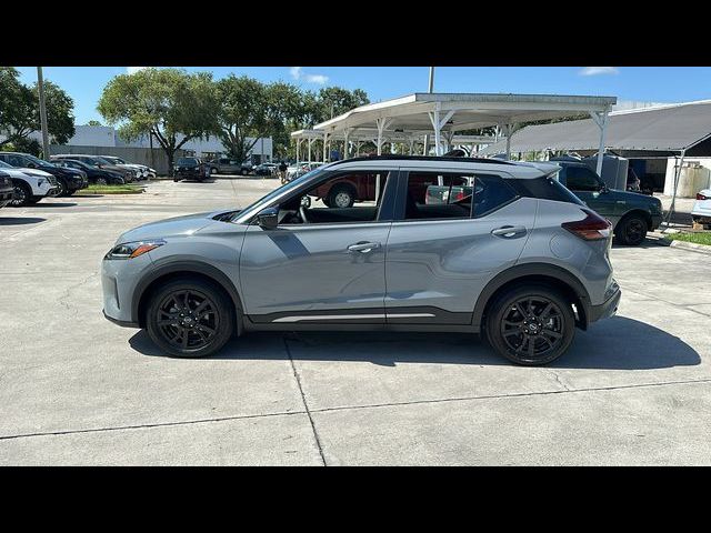 2022 Nissan Kicks SR