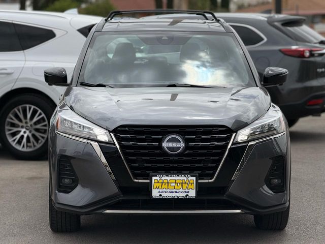 2022 Nissan Kicks SR