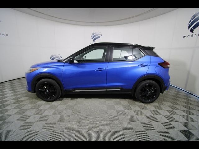 2022 Nissan Kicks SR