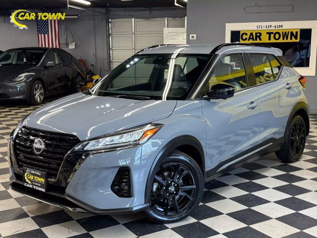 2022 Nissan Kicks SR