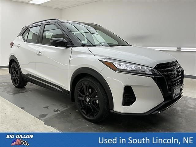 2022 Nissan Kicks SR