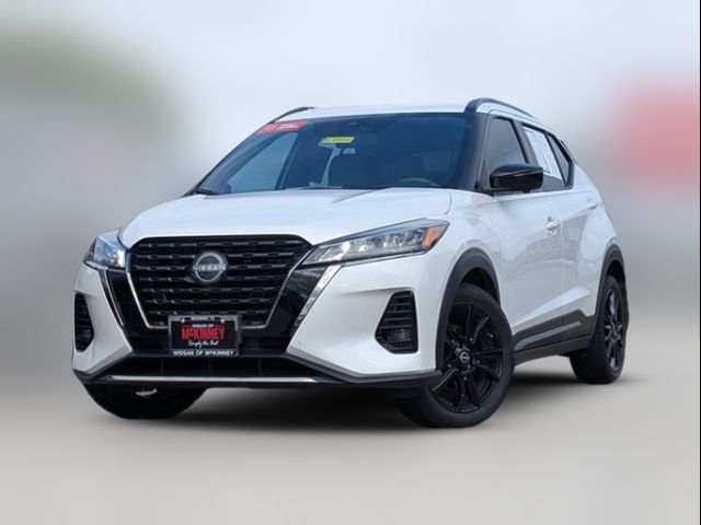 2022 Nissan Kicks SR