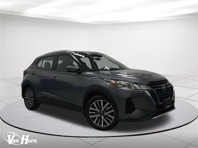 2022 Nissan Kicks SV