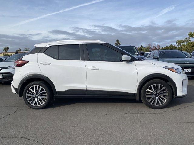 2022 Nissan Kicks SV