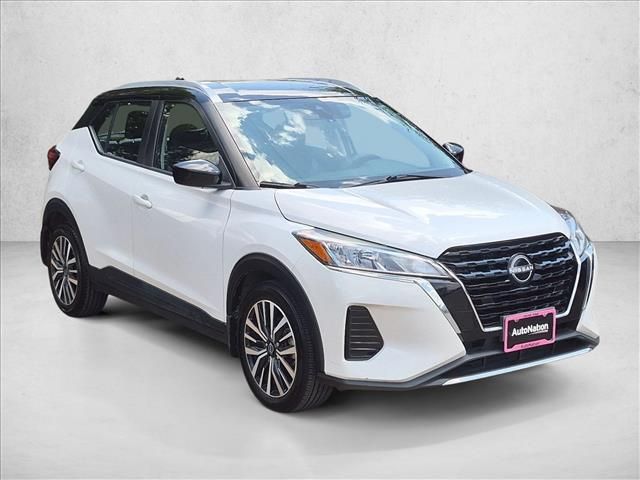 2022 Nissan Kicks SV