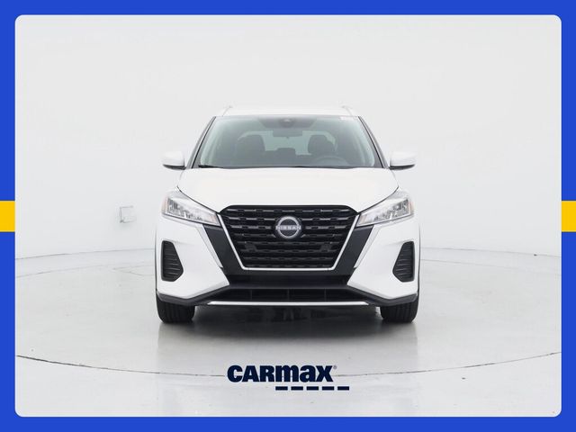 2022 Nissan Kicks SV
