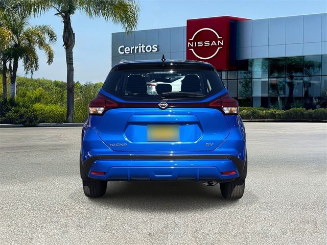 2022 Nissan Kicks SV