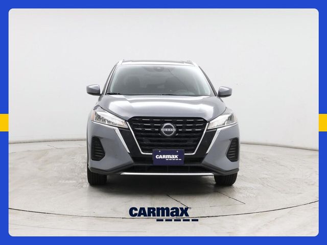 2022 Nissan Kicks SV