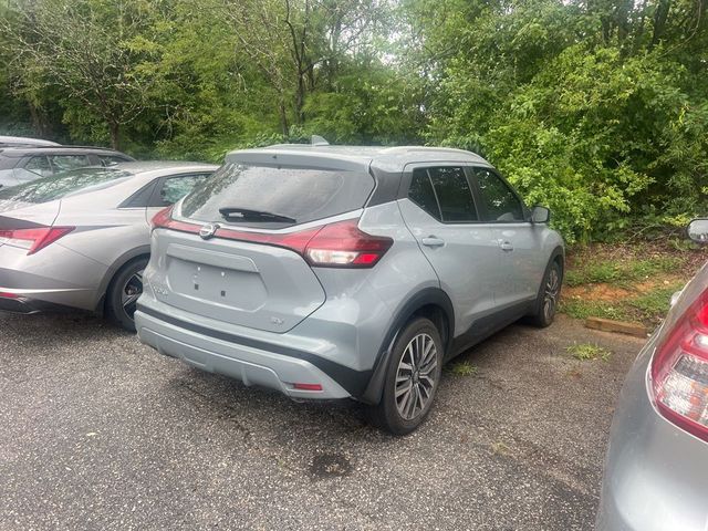 2022 Nissan Kicks SV