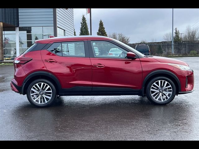 2022 Nissan Kicks SV