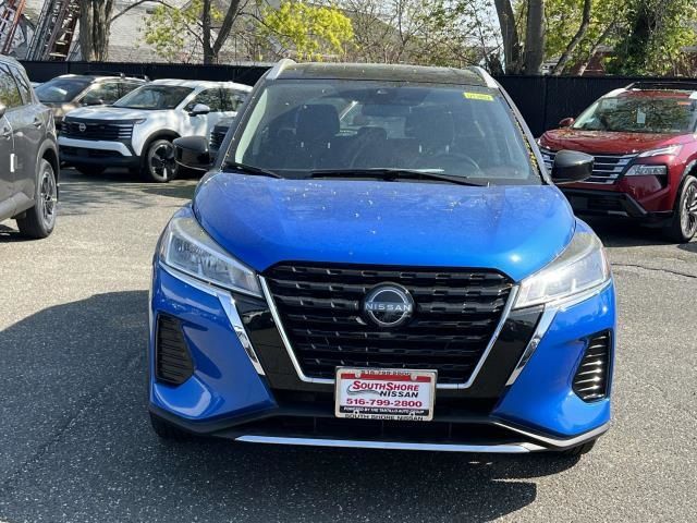 2022 Nissan Kicks SV