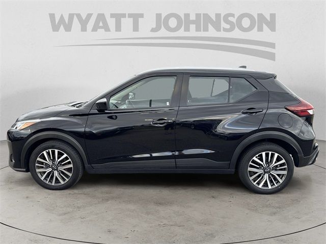 2022 Nissan Kicks SV