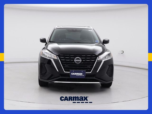 2022 Nissan Kicks SV