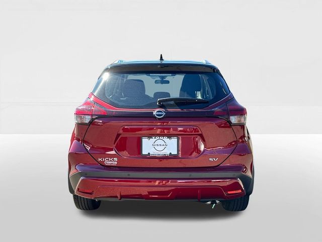 2022 Nissan Kicks SV