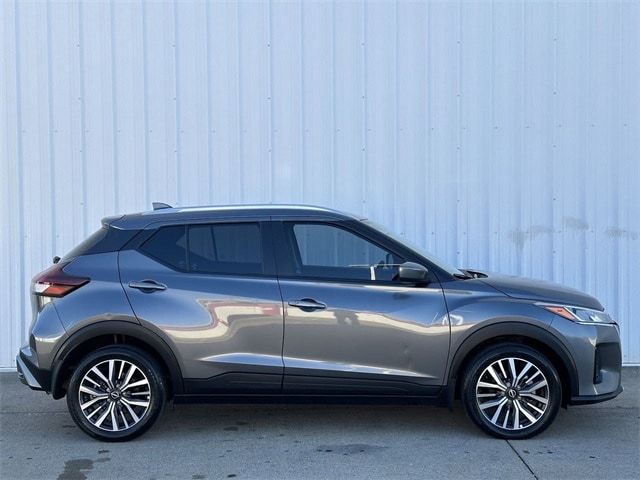 2022 Nissan Kicks SV