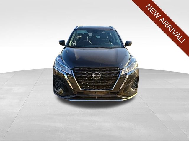 2022 Nissan Kicks SV