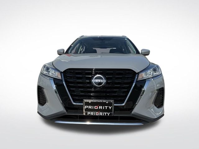 2022 Nissan Kicks SV