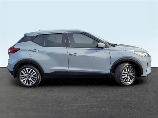 2022 Nissan Kicks SV