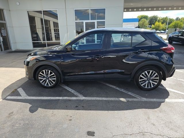 2022 Nissan Kicks SV