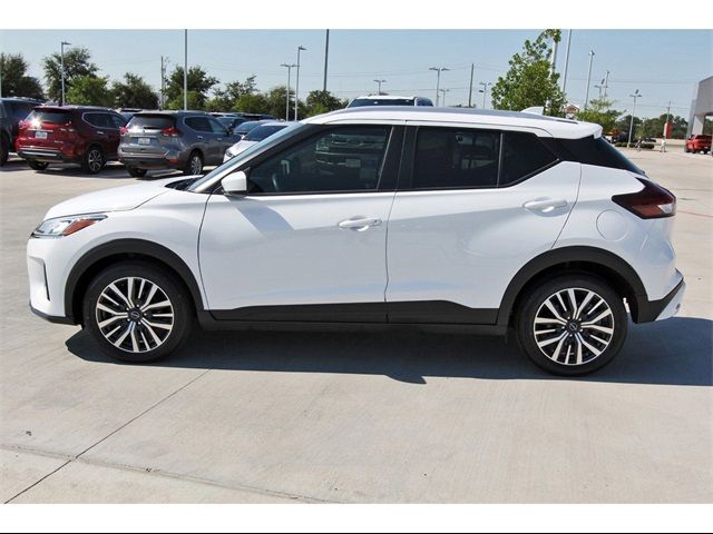 2022 Nissan Kicks SV